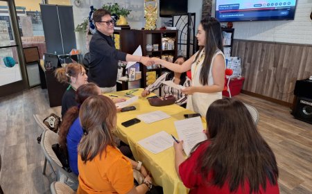 Las Vegas Daily Top News Moderators Rub Elbows in Vegas